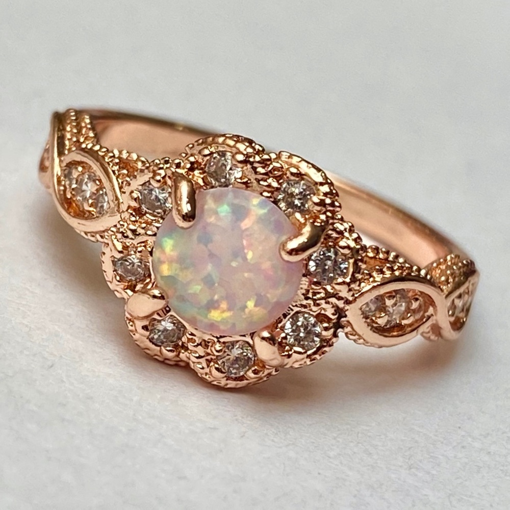 HP 🎉Round Opal Halo Twist Ring In Rose Gold NWOT - Picture 9 of 11